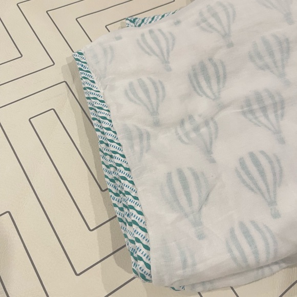Lil Pyar White Hot Air Balloon Baby Blanket - Picture 2 of 7